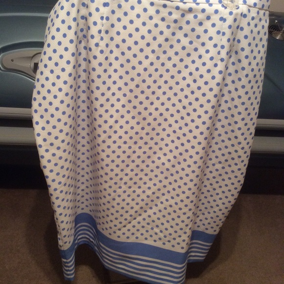 Lily And Taylor size 22 skirt and top set - Picture 4 of 9